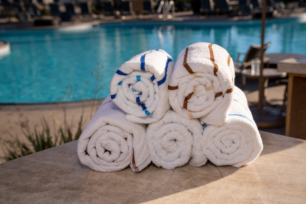 a1-hotel-pool-towels